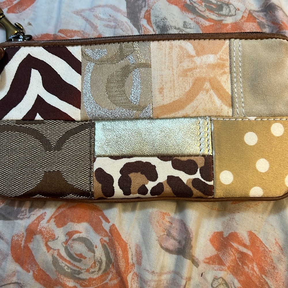 Women's Coach Zipper Coin Pouch with Tag - Picture 4 of 11